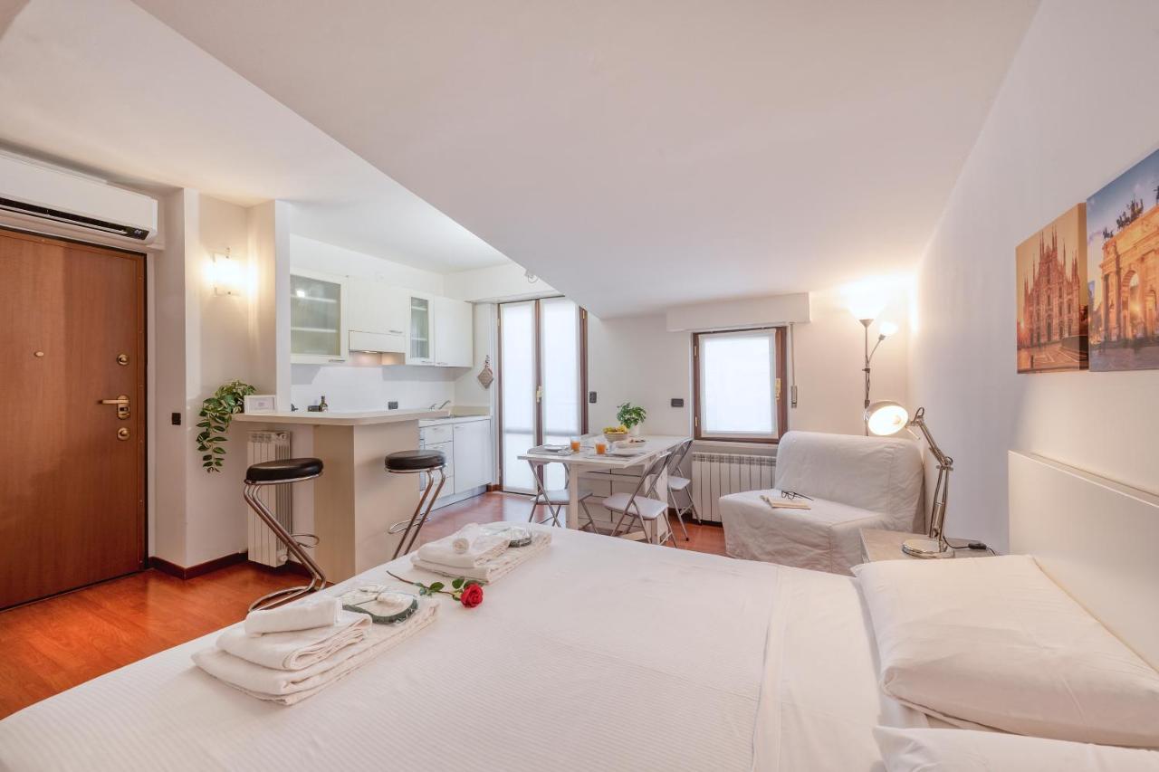 Ferrucci, 6 - Monolocale Al Settimo Cielo Lejlighed Milano Eksteriør billede
